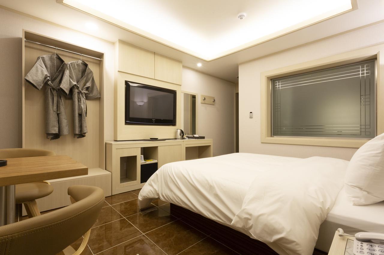 סיאול Hotel Tirol מראה חיצוני תמונה